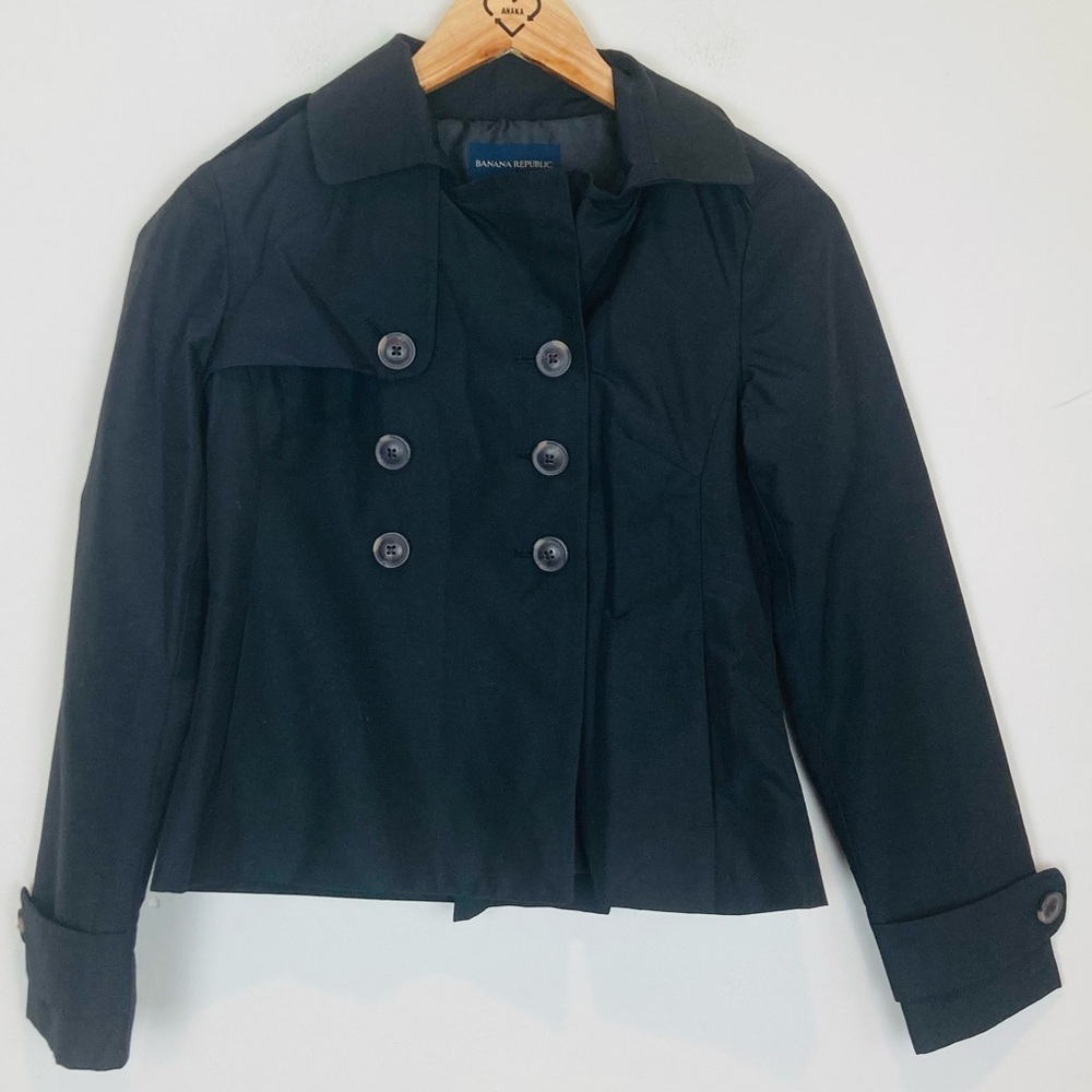 Banana Republic black double breasted cropped trench coat. Tailored fit. XS.